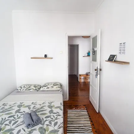 3 5 Minutes Away Meter Station * Lissabon