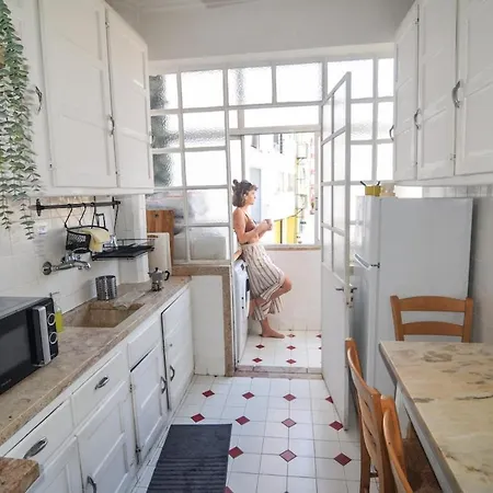 Appartement 3 5 Minutes Away Meter Station *