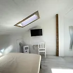 3 5 Minutes Away Meter Station Апартаменты *